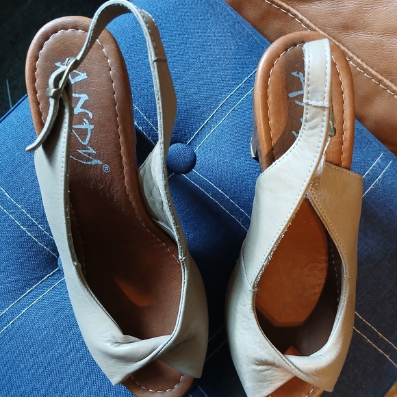 Heels - Picture 2 of 6